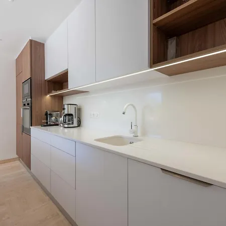 Appartement 4p Rez-de-jardin Proche Avec Parking Cannes