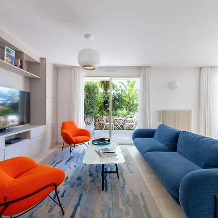 Διαμέρισμα 3-br Garden-level Near With Parking *