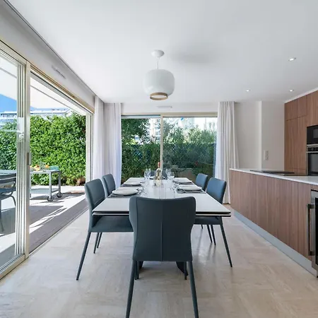 3-br Garden-level Near With Parking *