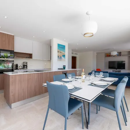 3-br Garden-level Near With Parking Διαμέρισμα *