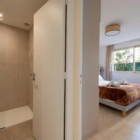 3-br Garden-level Near With Parking *